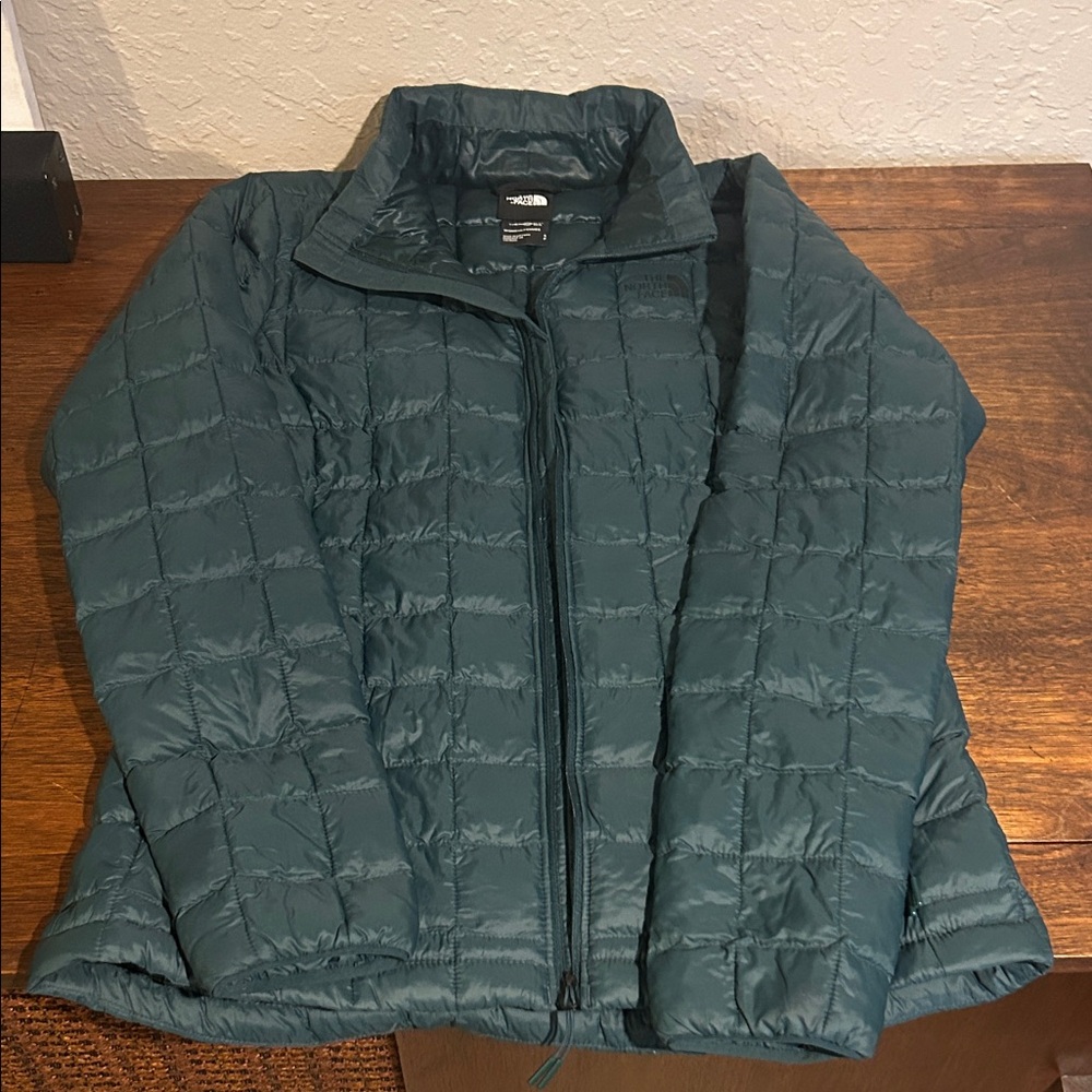 The North Face Women's Jacket in Dark Green